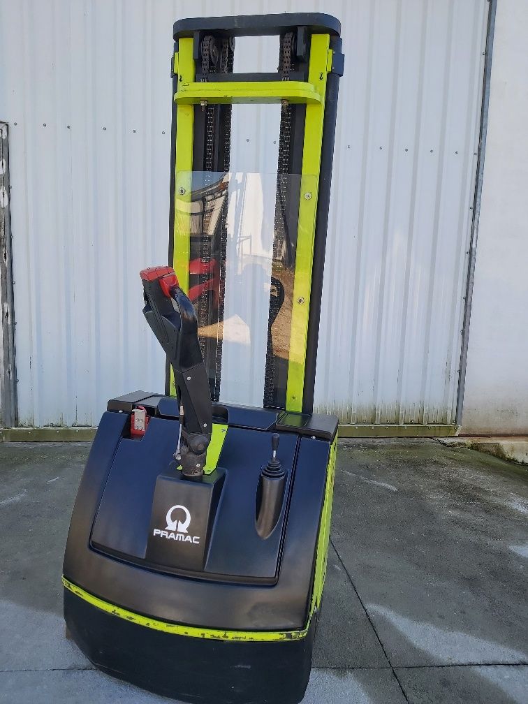 Porta-Paletes Stacker Pramac