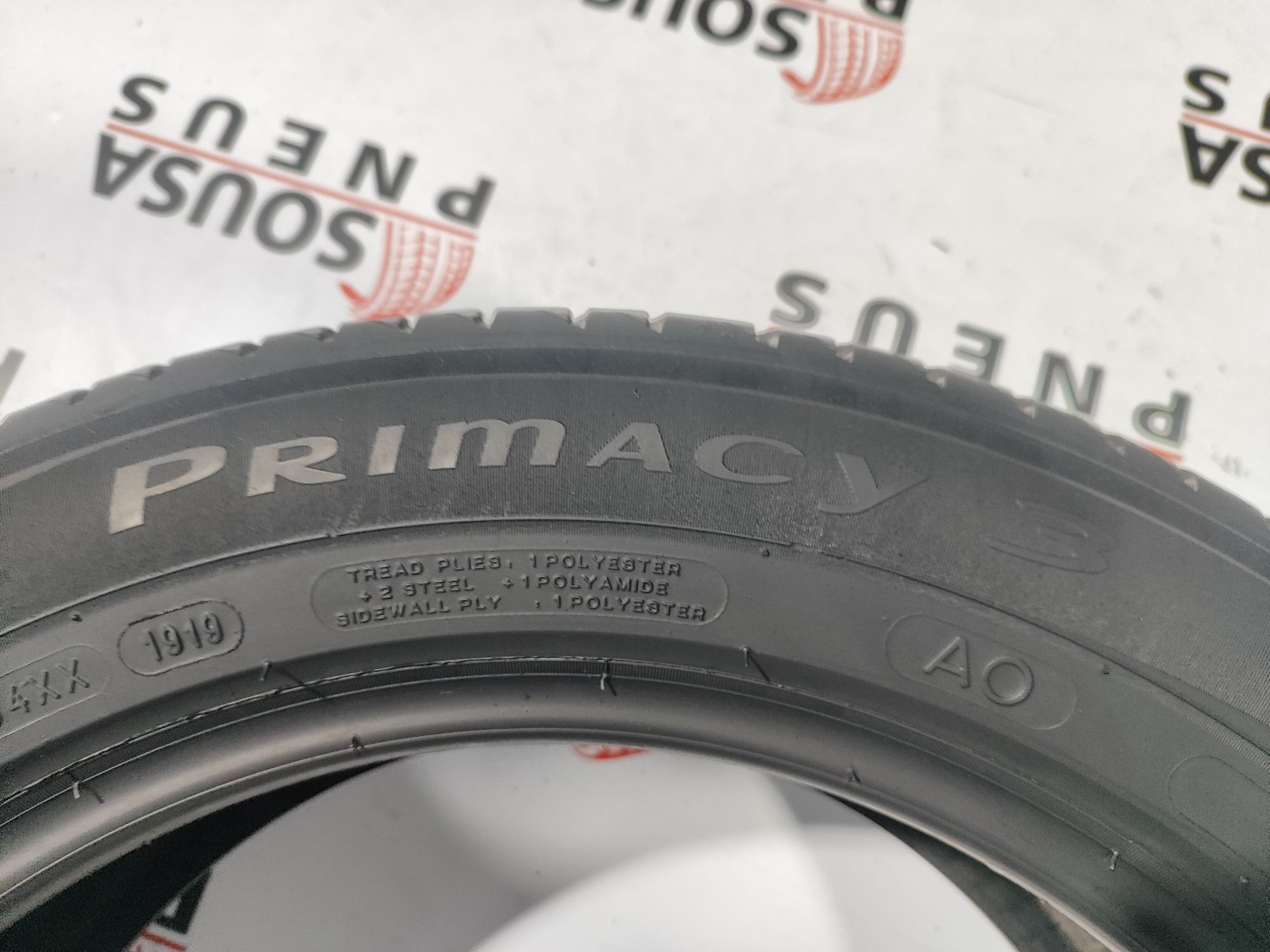 110 Euros 2 pneus semi novos 215-55R17 Michelin - Oferta dos Portes