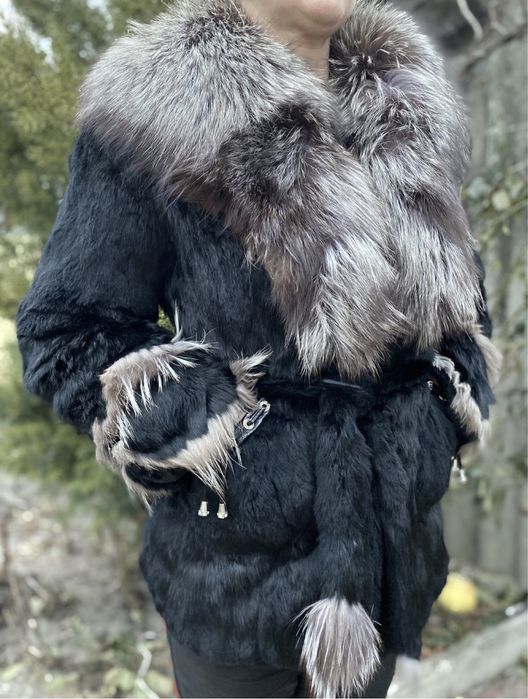 Шуба натуральна чорнобурка