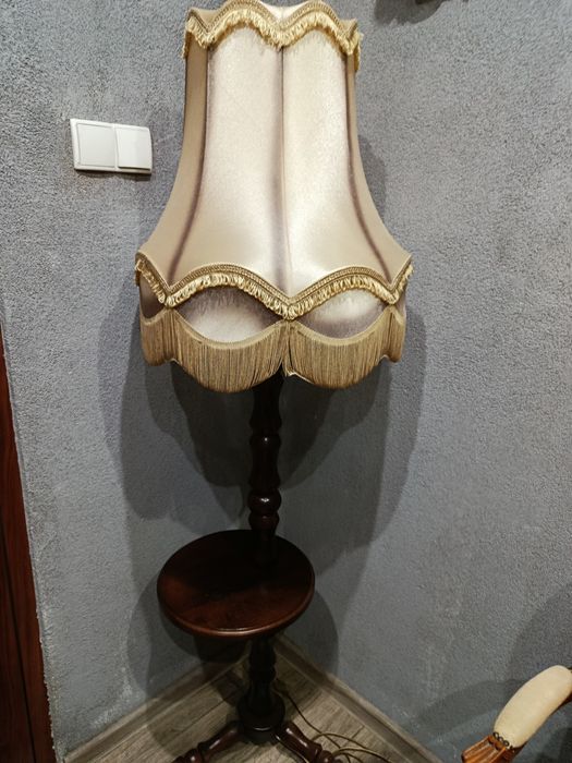 Lampa podłogowa stojąca