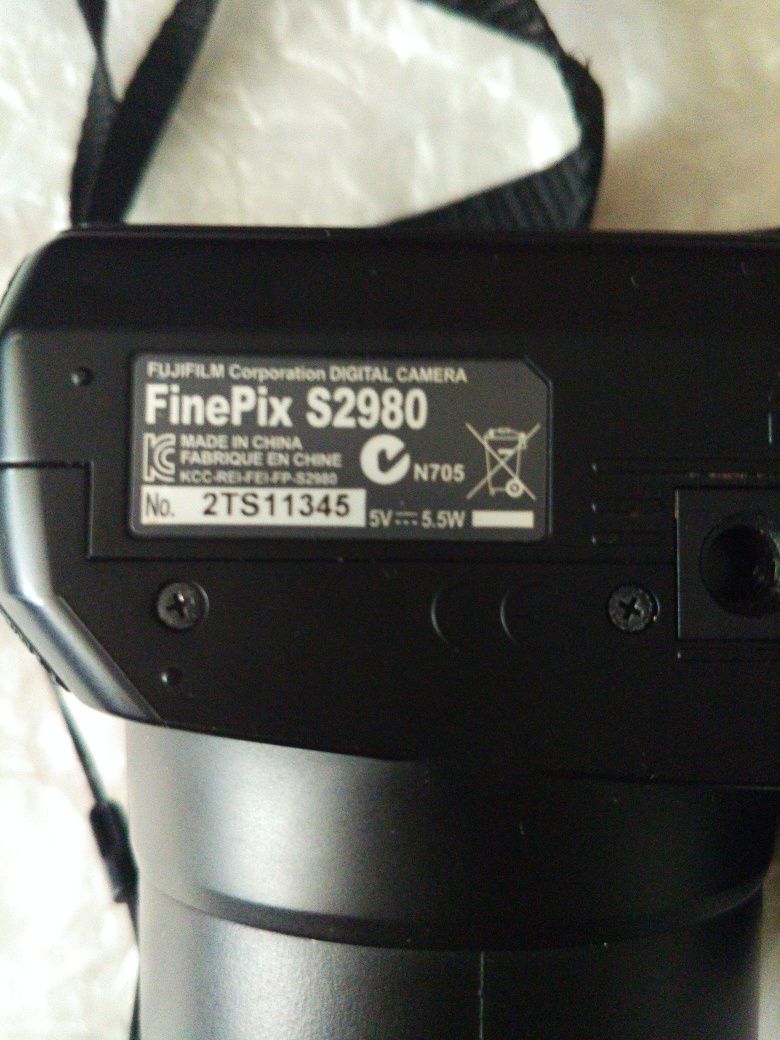 Камера Fujifilm FinePix S2980 в идеальном состоянии.