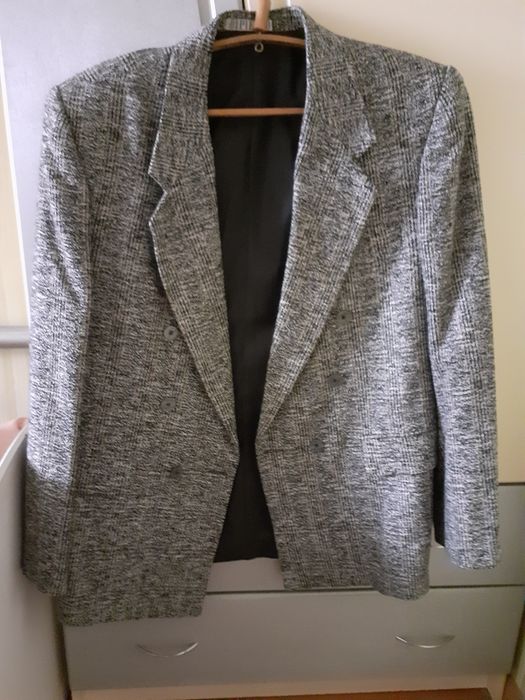 Продам мужские пиджаки