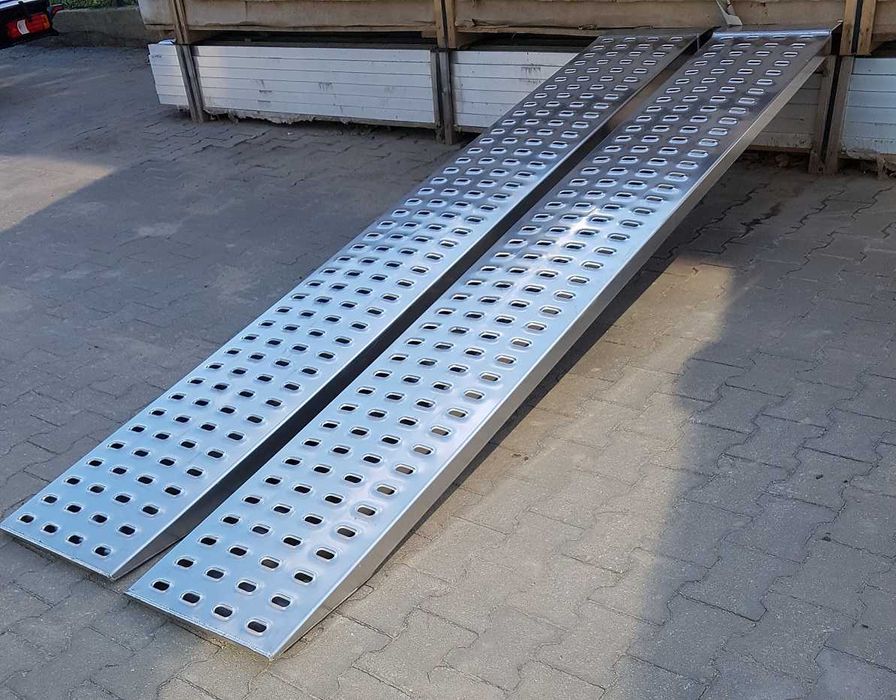 Najazdy aluminiowe 2500 x 425 x 69 x 4.