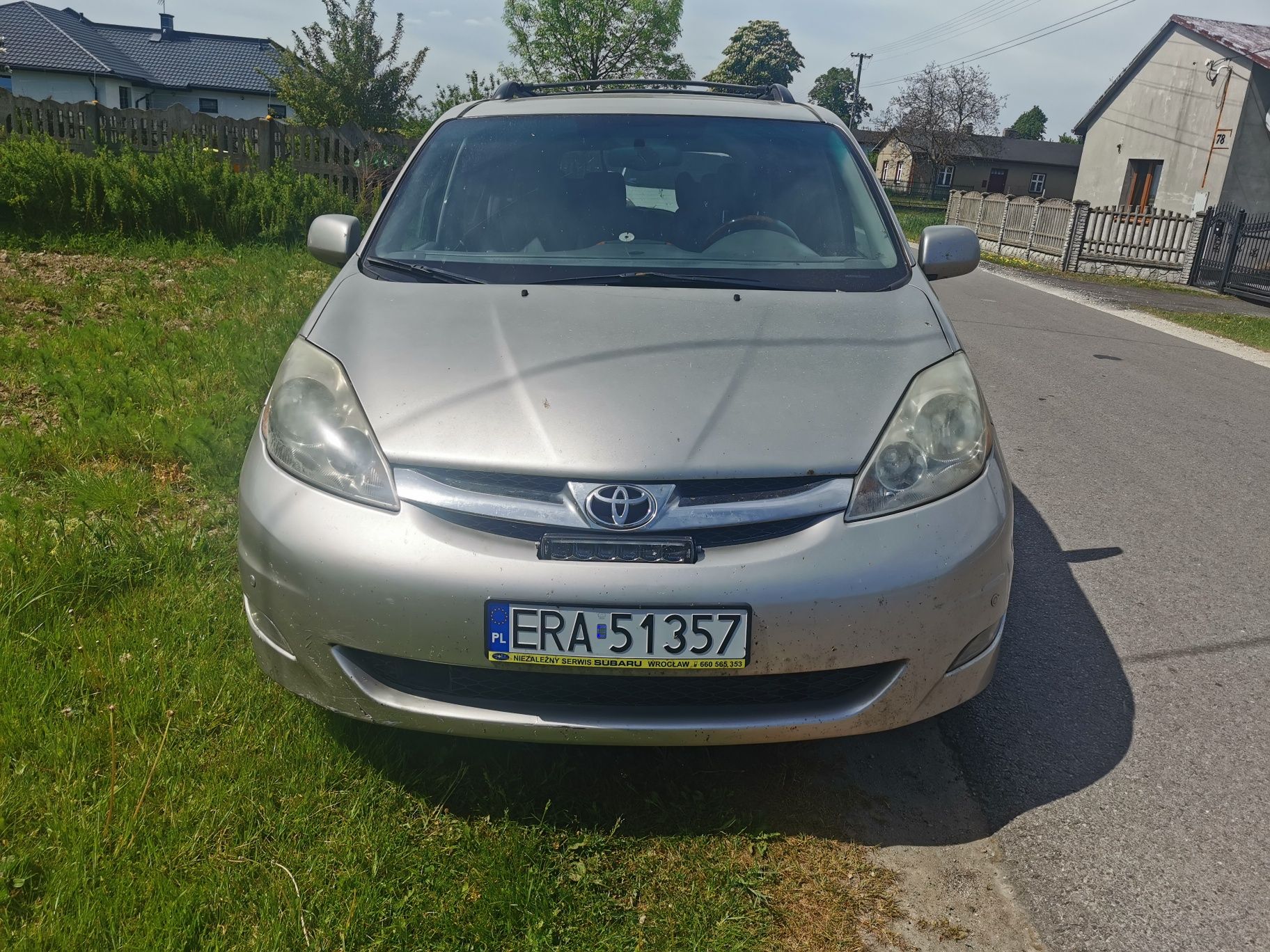 Toyota sienna 3.3 2006 4x4 LPG 7 os