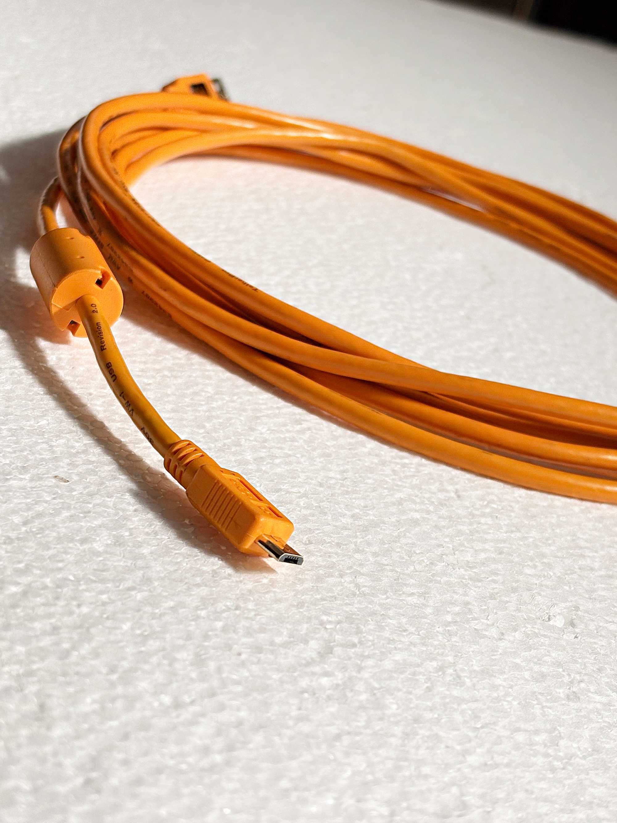 Cabo USB -Tether Tools - USB 2.0/USB Micro-B - 4,6m - Em bom estado
