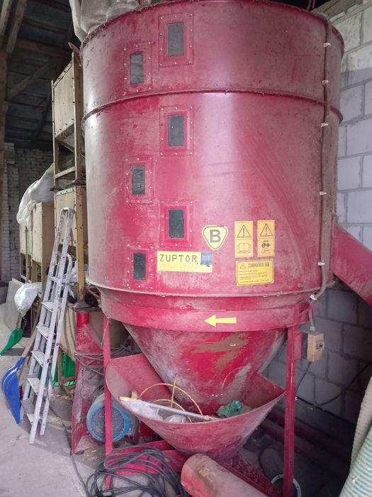 Mieszalnik pasz 2 tonowy