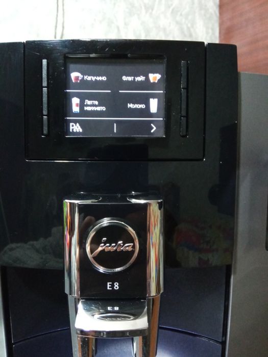 Продам кавомашину Jura E8