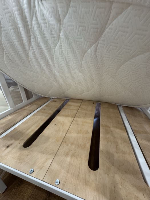 Ліжко дитяче ( Мама Тато ) з матрасом + окремо мобіль +бортики + фатін