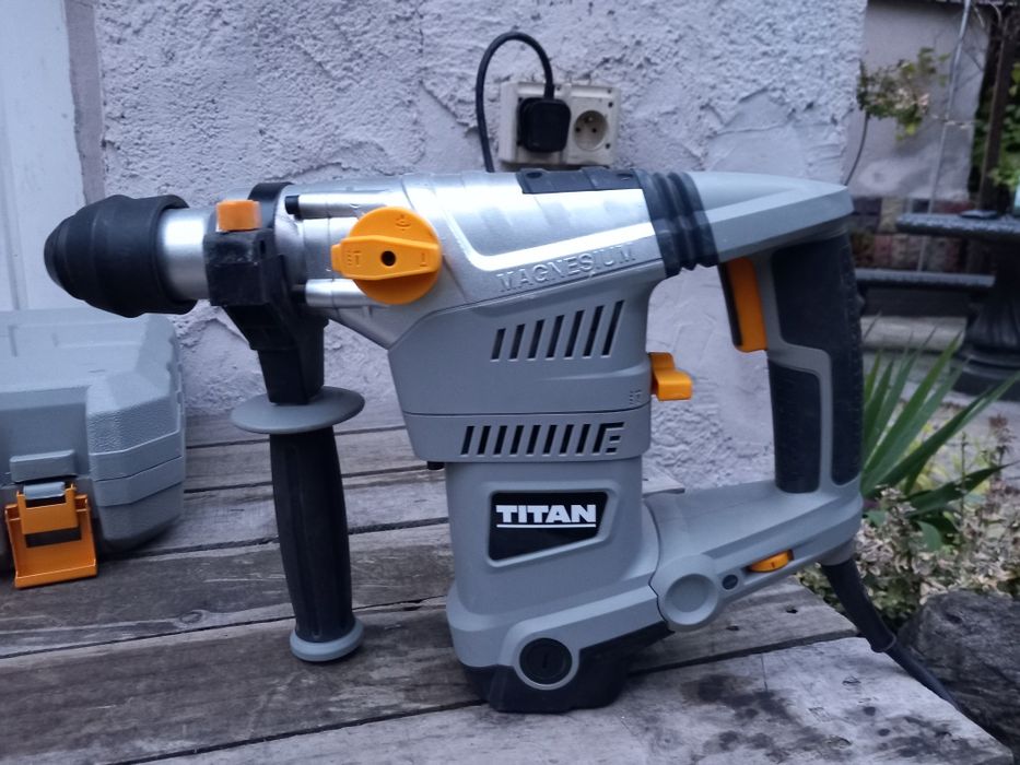 Rezerwacja Młotowiertarka Titan TTB653SDS 1500W SDS plus