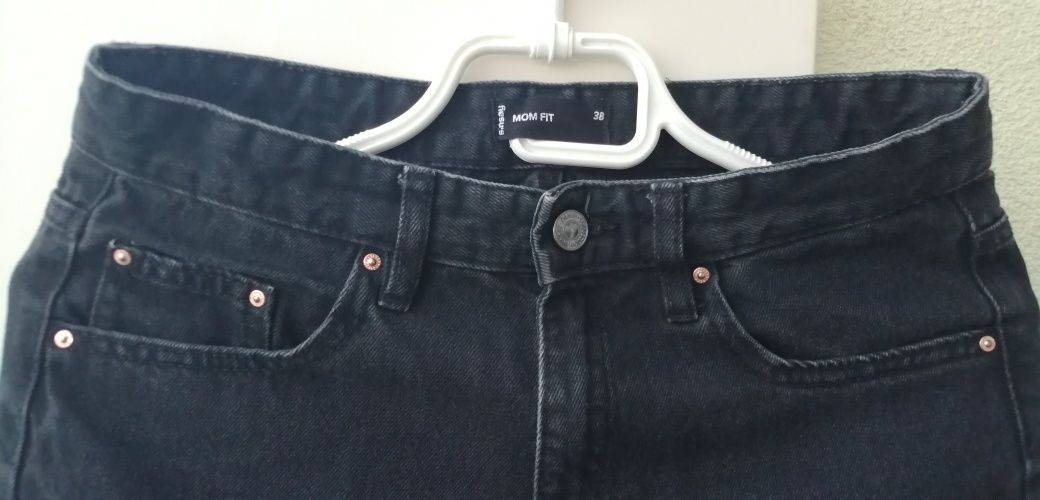 Czarne jeansy spodnie sinsay mom fit r. 38