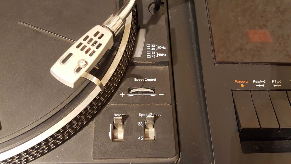 Fisher Hi-Fi Center MCE 4040 - Uszkodzony. Czytaj opis.