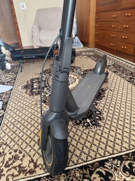 Електросамокат Ninebot Segway Max g30