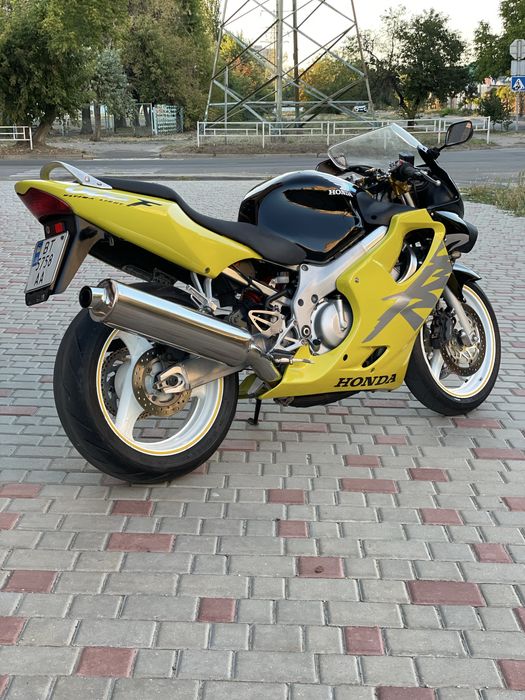 Продам Honda CBR 600 f4