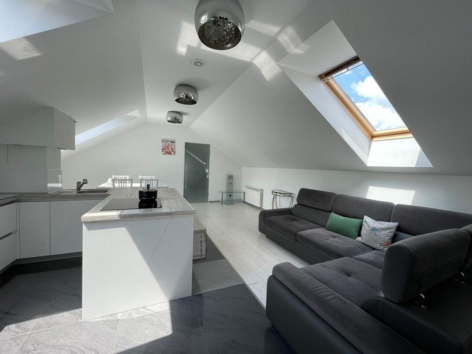 Mieszkanie do wynajęcia BEZCZYNSZOWE, prywatny parking. Blisko gór.