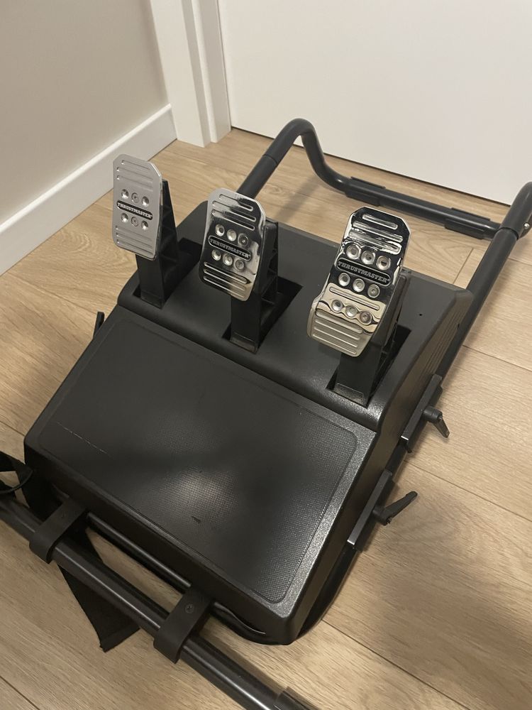 Kierownica Thrustmaster TX + fotel Next Level Racing FS Lite