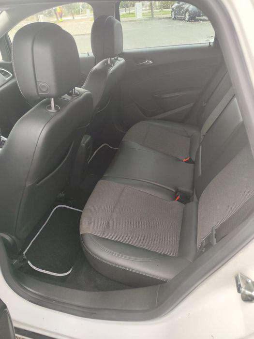 Opel Astra J 1.7 cdti 2012