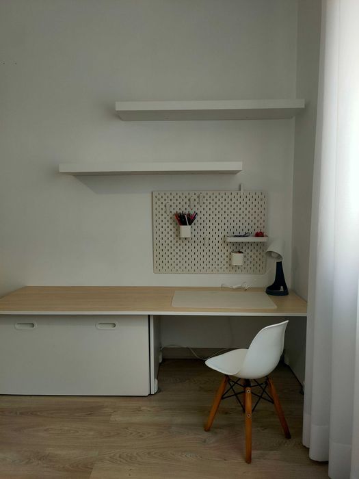 Escritório criança com gavetoes