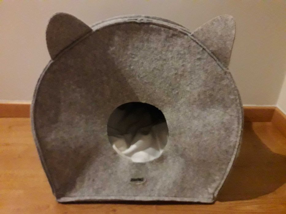 Duas tocas para gato ou cão pequeno