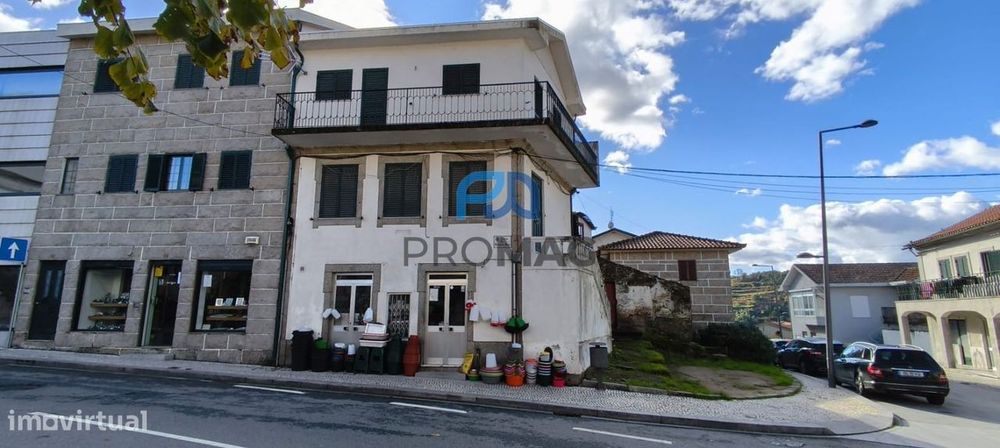 Moradia T3 com Estabelecimento
