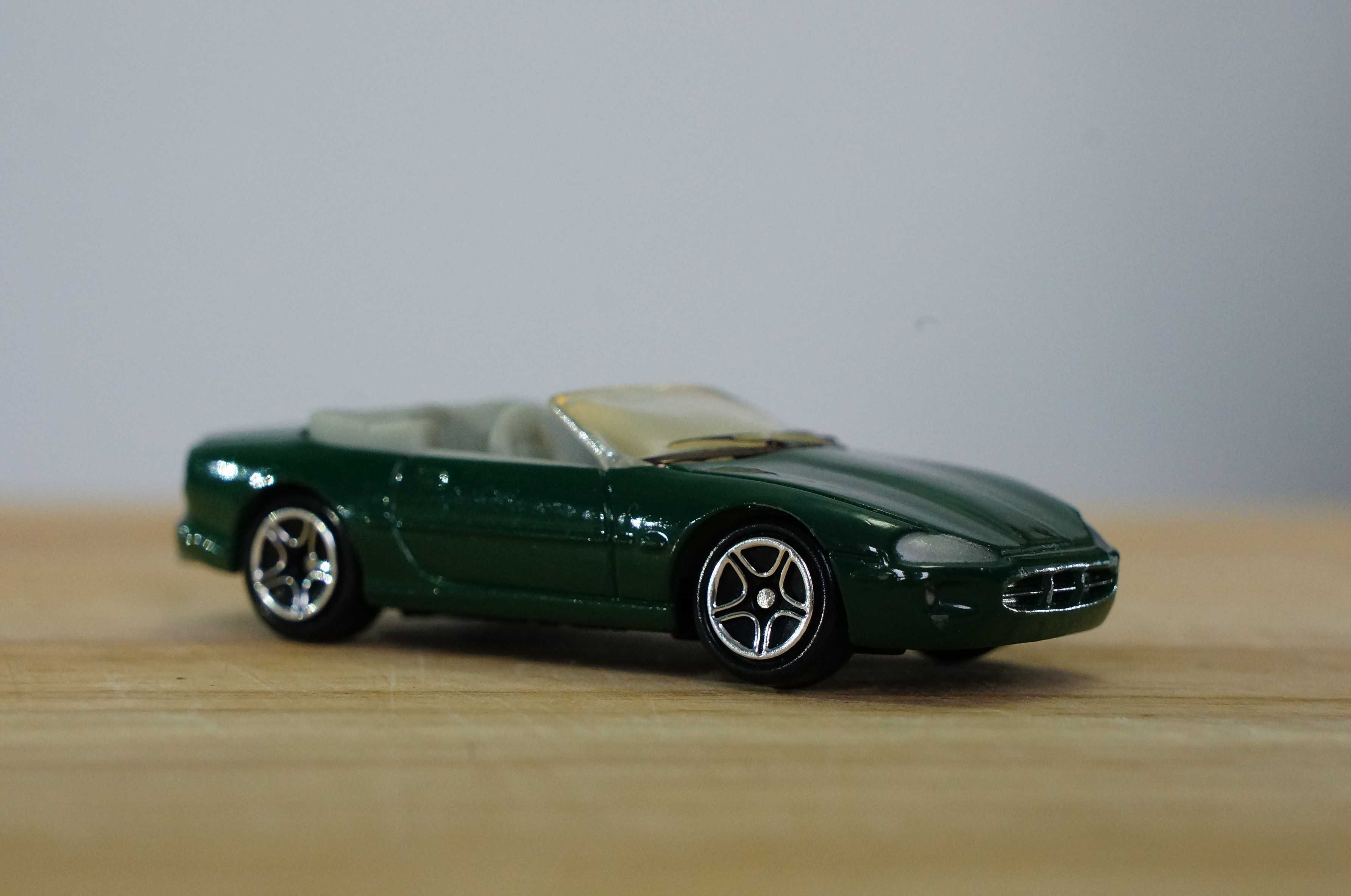 Matchbox Jaguar XK8 - 1997 - 1:64 - zielony