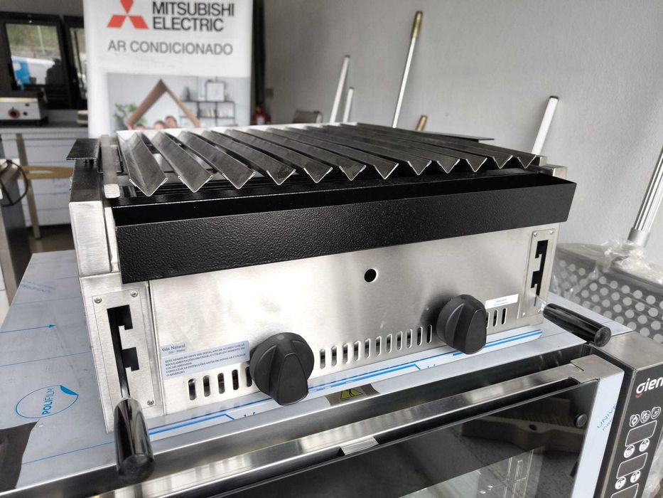 Churrasqueira / grelhador a gás com pedra lavica NOVO (COM GARANTIA)