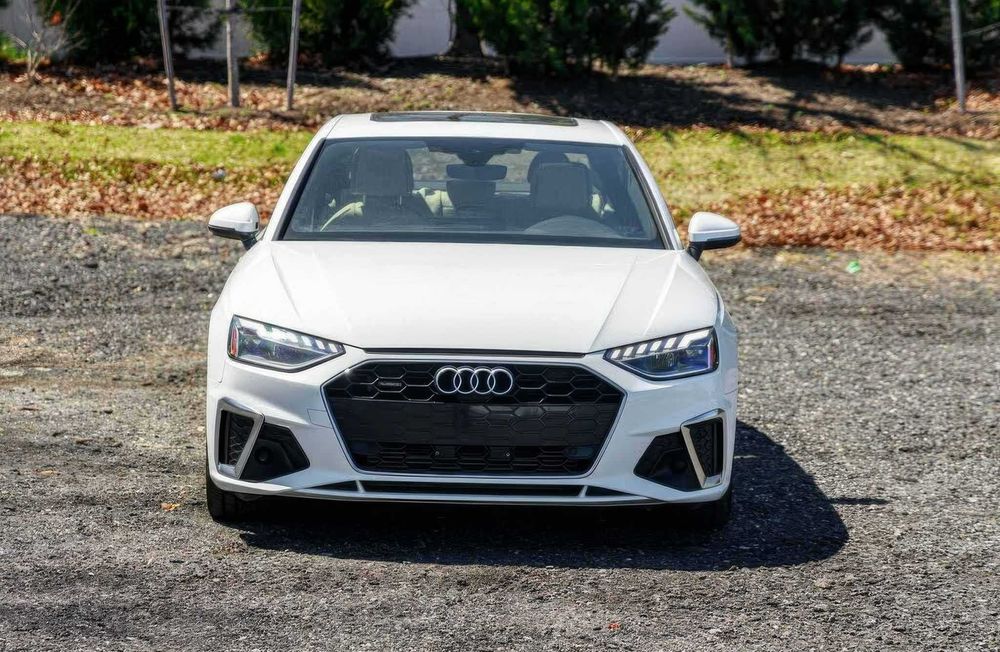 Audi A4 quattro Premium Plus S Line      2023