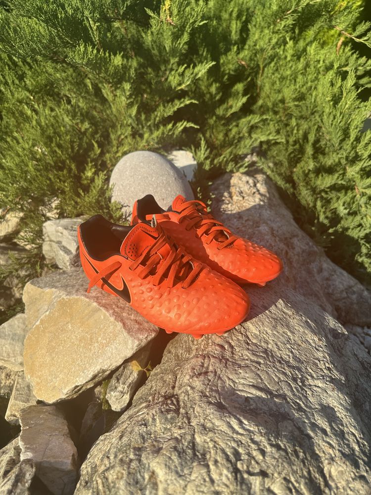 Дитячі сороконіжки nike дві пари по 400 грн.