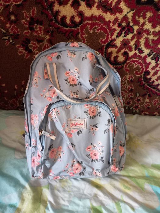 Рюкзак з квітами