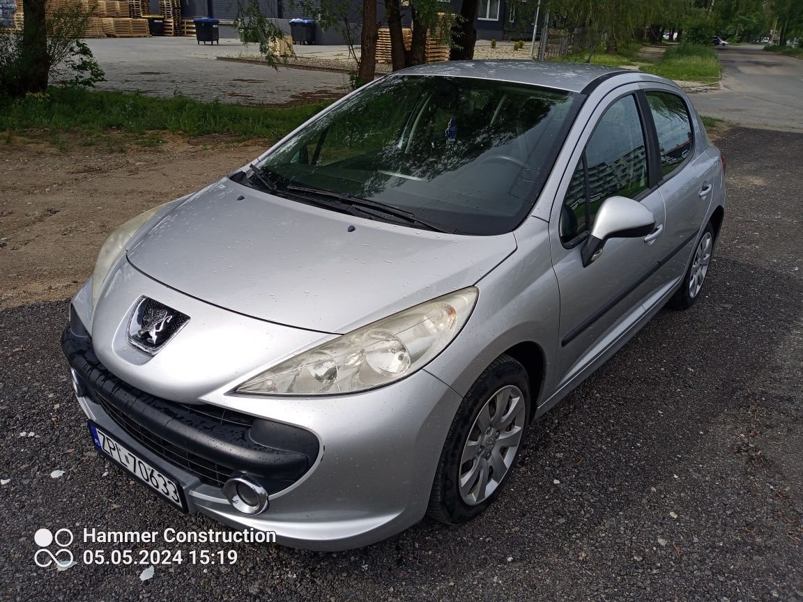 Peugeot 207 benzyna