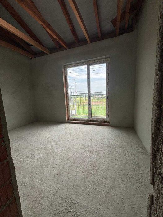 БЕЗ КОМІСІЇ  буд. 132 м (3 спальні) у Пасіках Зубр. , неподалік Сихова