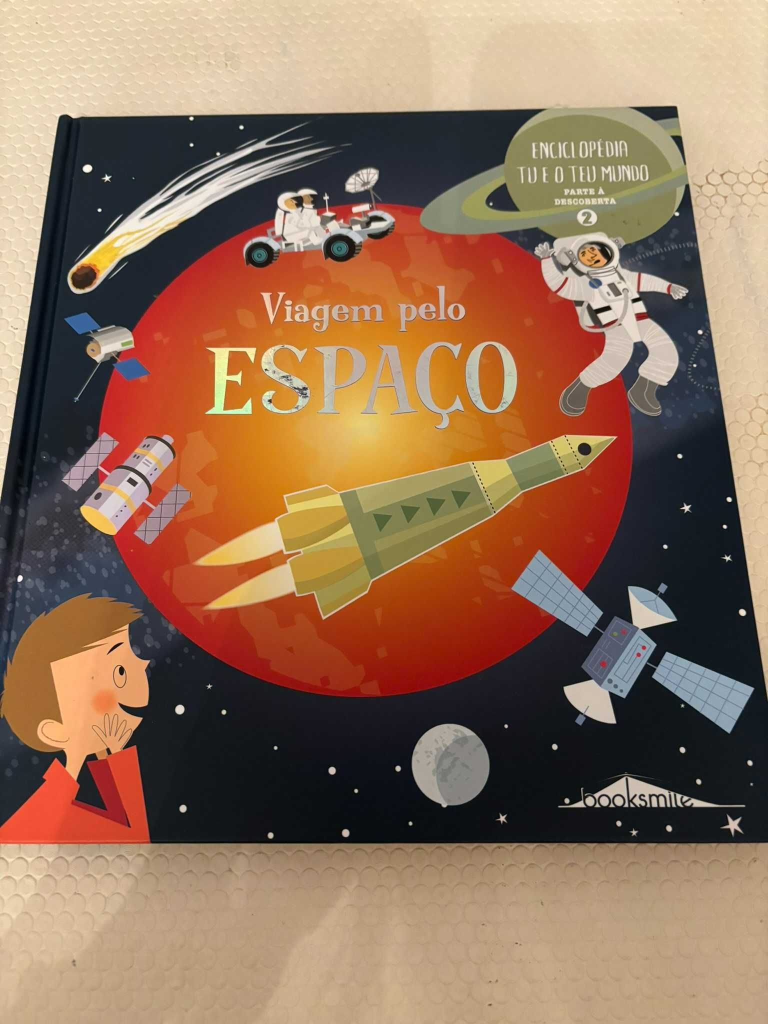 Livro Viagem pelo Espaço