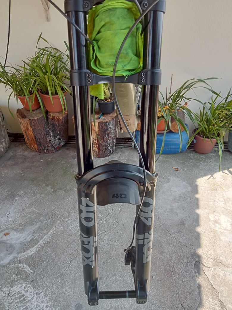 Cube SL 215 em carbono