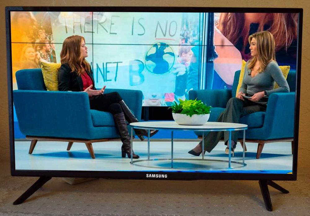 Голосовой телевизор Samsung 4K 32' 2/16GB SmartTV+T2,Самсунг+ПОДАРОК