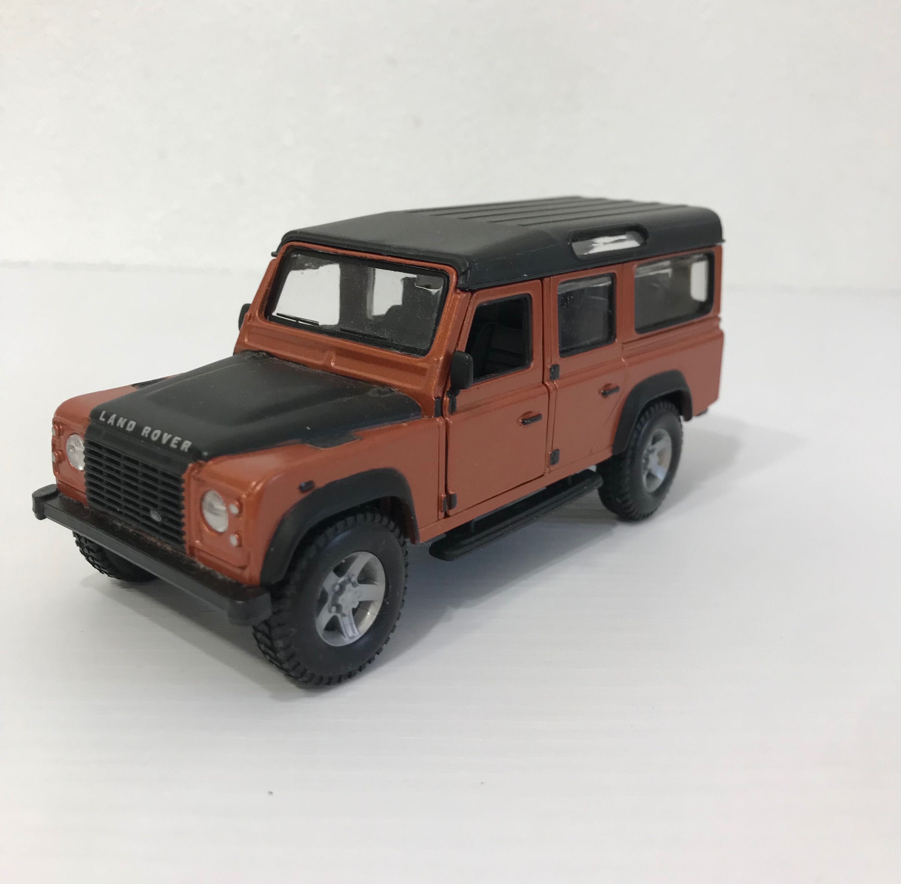 Автомодель Bburago Land Rover Defender