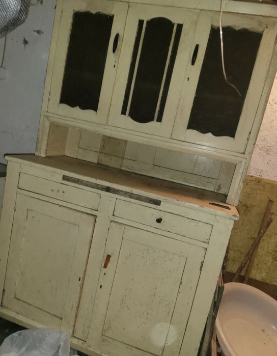 Kredens i szafka do renowacji