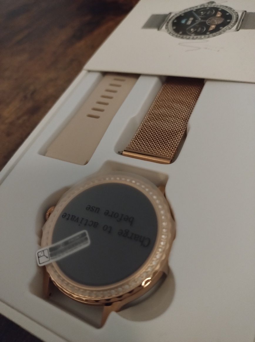 Smartwatch złoty nowy