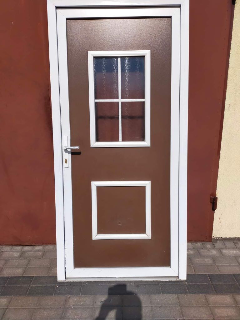 Drzwi zewnętrzne aluminiowe