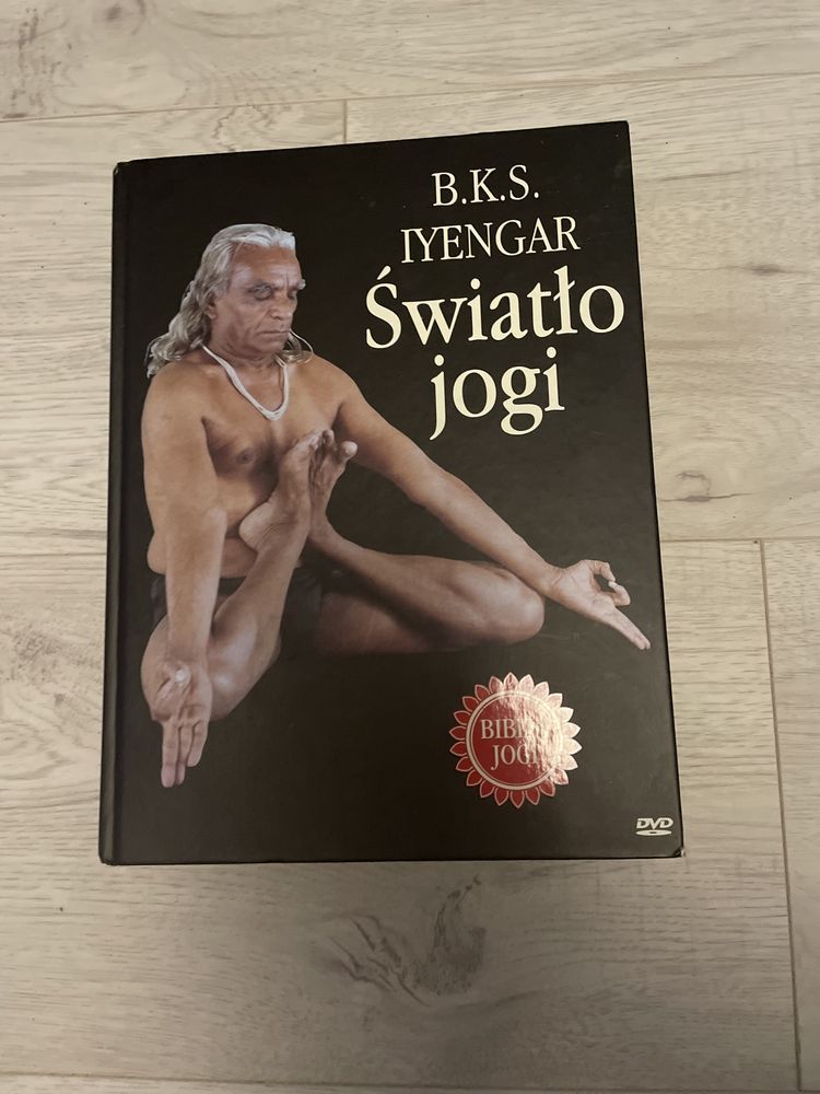 Światło jogi książka