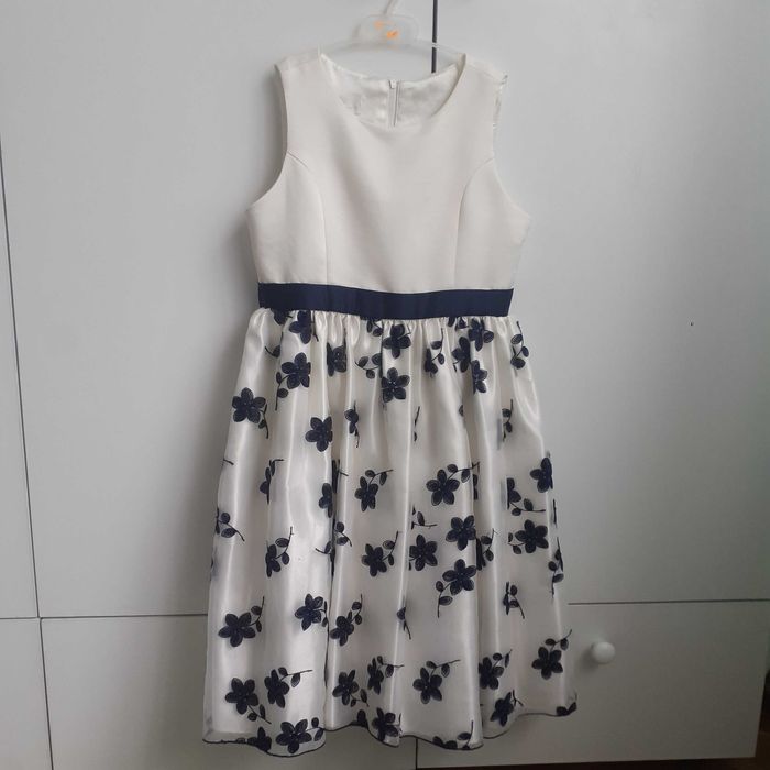 Святкові сукні плаття