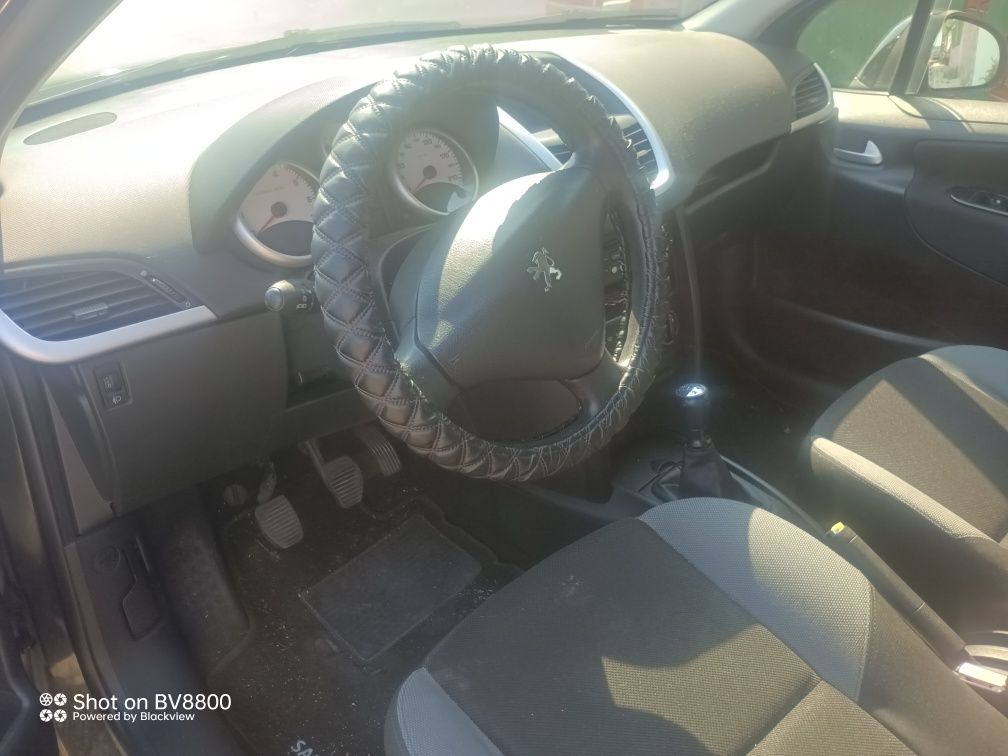 Peugeot 207 1,4 gasolina