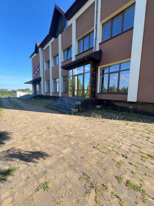 Продаж комерційного приміщення під ресторан та готель