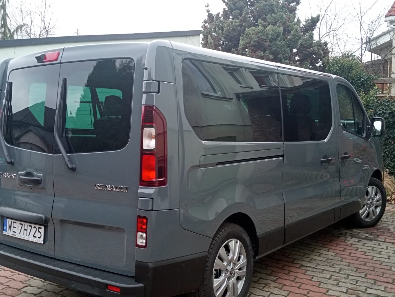 Wynajem bus 9 osobowy RENAULT TRAFIC. Przewóz osób. FAKTURA VAT