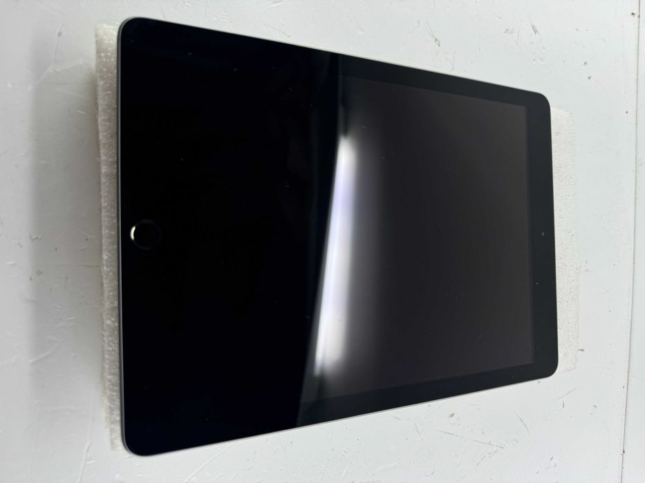Планшет Apple iPad 6 ген 32GB Space Gray MR7F2LL/A WiFi