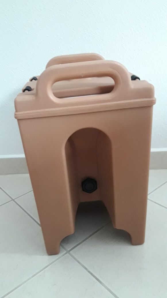 Termos Cambro o pojemności. 5,7 l.