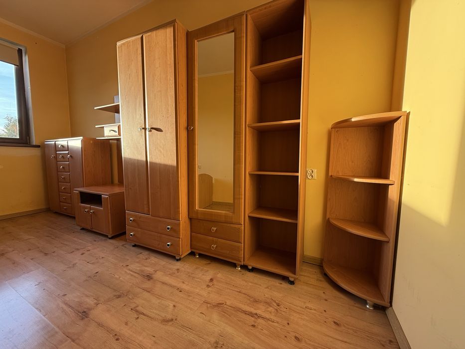 Zestaw używanych mebli pokojowych