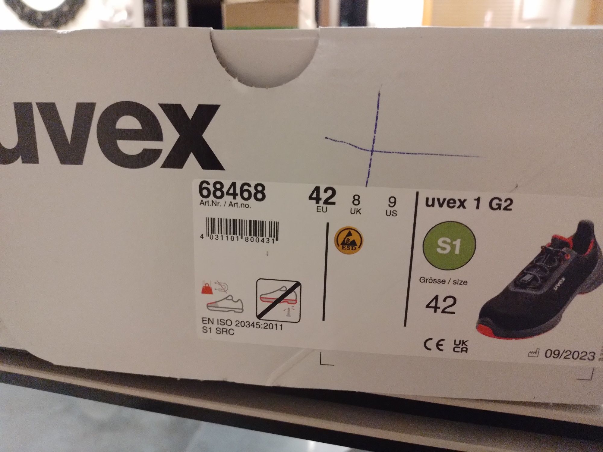 Nowe robocze buty uvex 42
