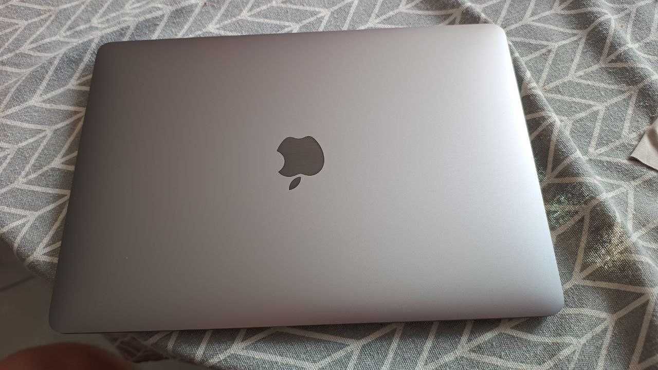 Macbook Air M1 8/256Gb 83% Повний комплект