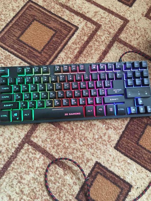 Продам Клавіатуру 2E gaming