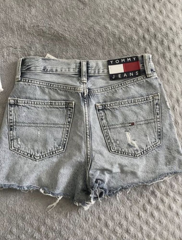 Шорты Tommy Hilfiger
