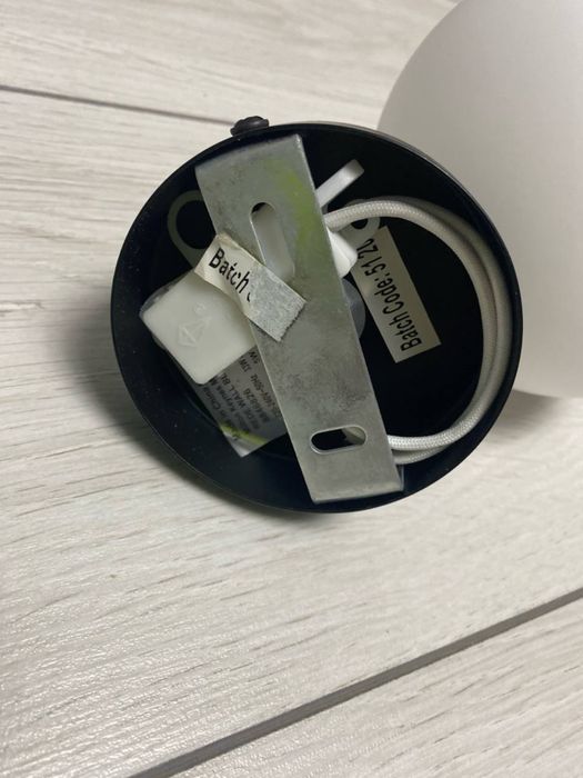 Бра, настінний світильник.